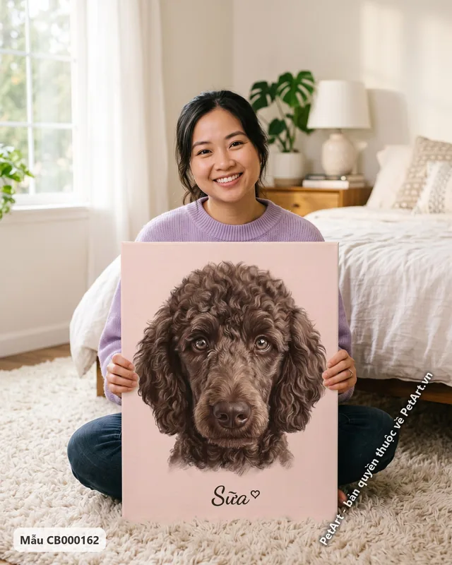 Chó Poodle nâu mặt nhìn thẳng, tranh pastel · góc khác