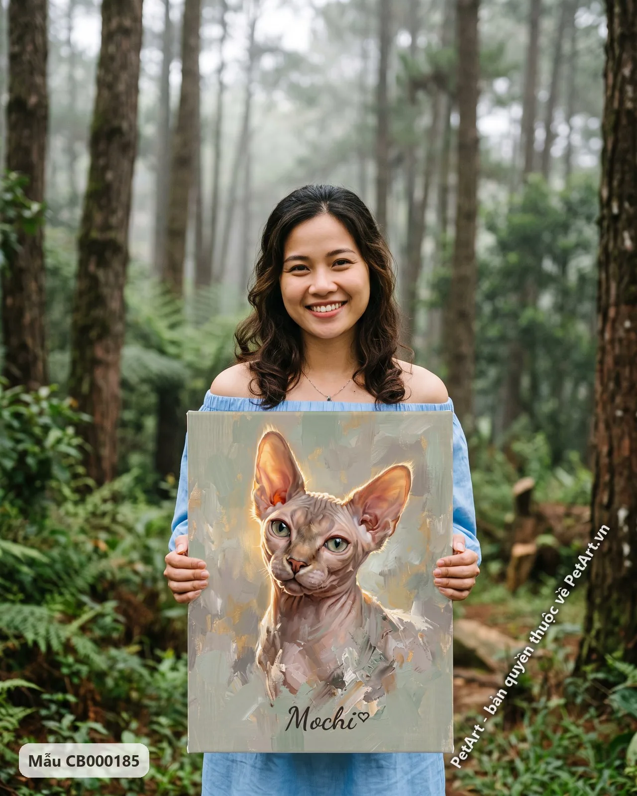 Ảnh thực tế: Chân dung mèo không lông Sphynx với đôi tai lớn, mắt xanh lá, được vẽ theo phong cách tranh sơn dầu bán thực trên nền màu xanh xám.