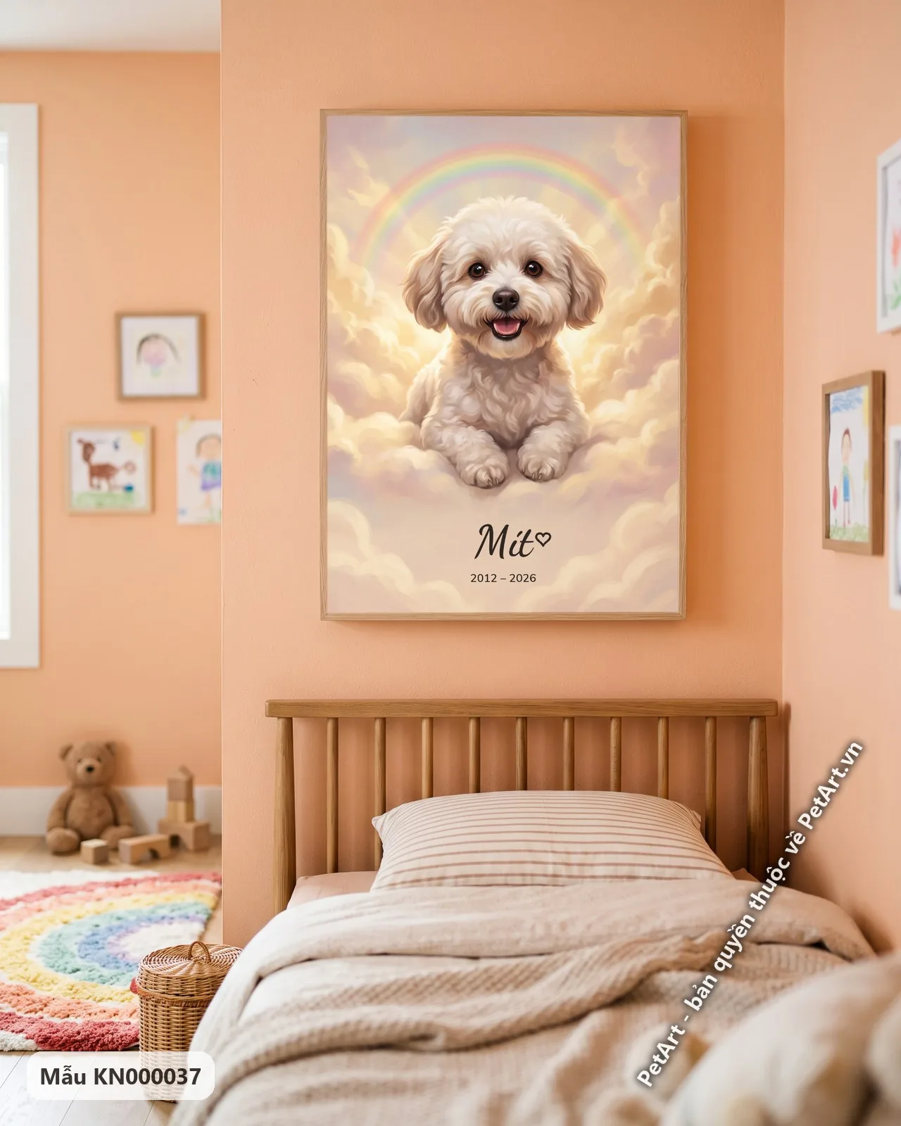 Ảnh thực tế: Chú chó Bichon trắng muốt nằm giữa những đám mây bồng bềnh, phía sau là cầu vồng rực rỡ trên bầu trời hồng nhạt.