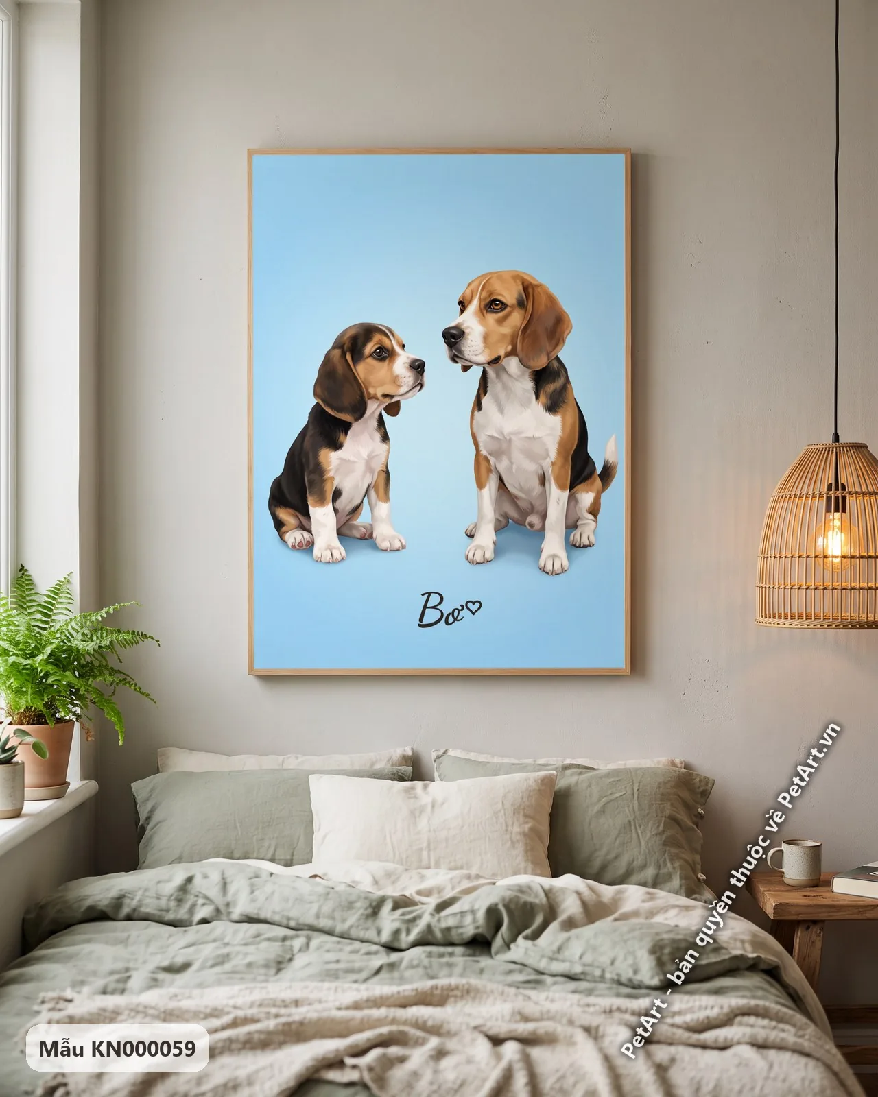 Ảnh thực tế: Hai chú chó Beagle, một con non và một con trưởng thành, ngồi đối diện nhau trên nền xanh nhạt.
