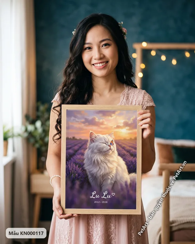 Mèo Ba Tư trắng giữa vườn oải hương tím · góc khác