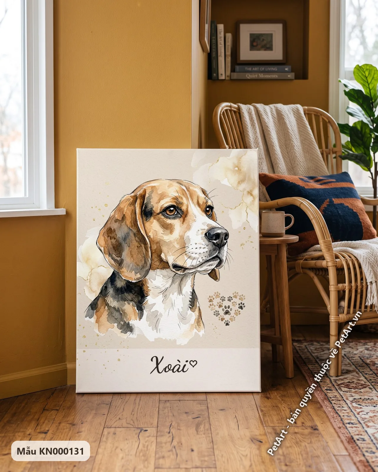 Ảnh thực tế: Chó Beagle tam thể nhìn nghiêng, đầu và ngực, trên nền màu nước be với trái tim dấu chân.