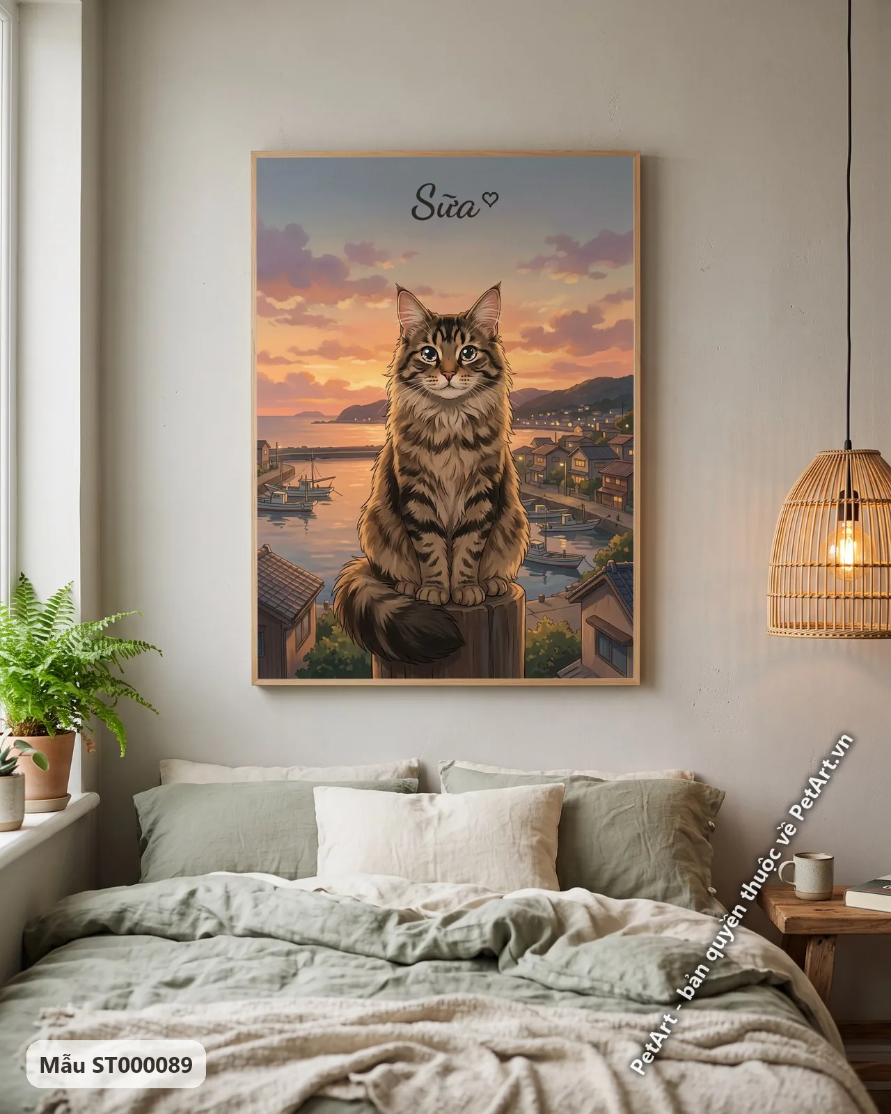 Ảnh thực tế: Mèo Maine Coon ngồi trên cọc gỗ, ngắm cảnh làng chài Nhật Bản lúc hoàng hôn tuyệt đẹp.
